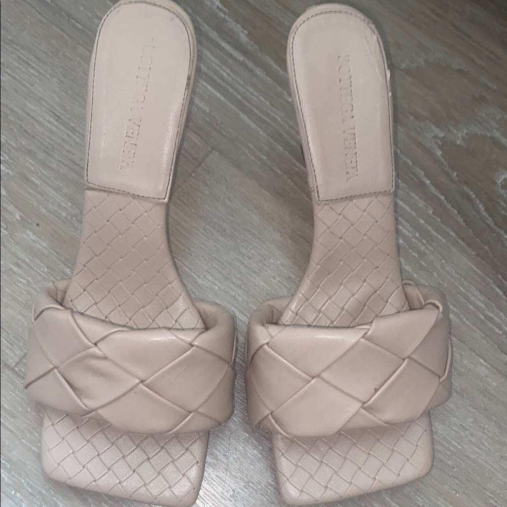 Bottega Veneta Beige Woven Leather Sandals